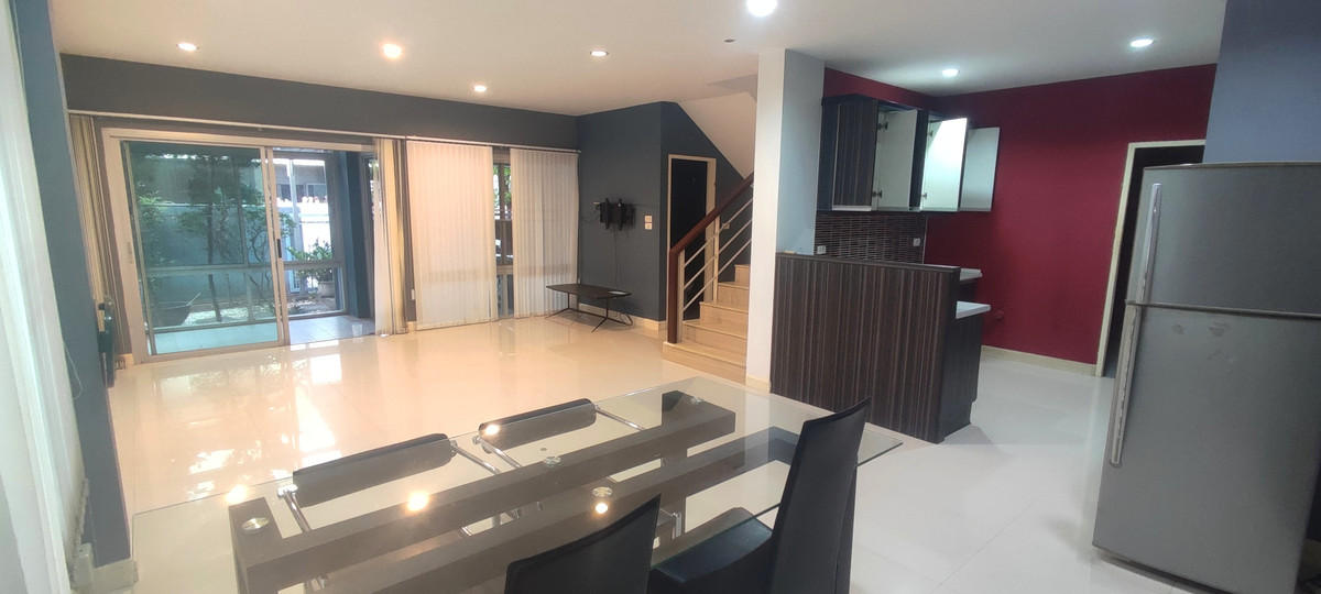 For RentHouseKaset Nawamin,Ladplakao : House for rent, 4 bedrooms, Areeya Metro Village, Lat Pla Khao, 4 bedrooms, with furniture.  suitable for living