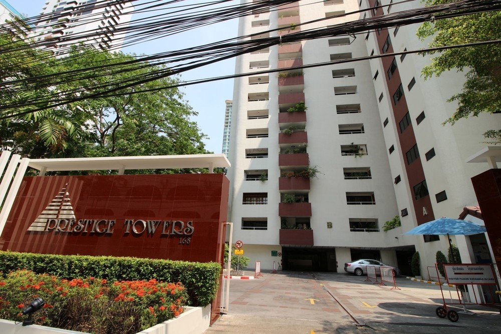 ขายคอนโดสุขุมวิท อโศก ทองหล่อ : ขายคอนโดสุขุมวิท 23 - Large Condo in Downtown Bangkok for Sale