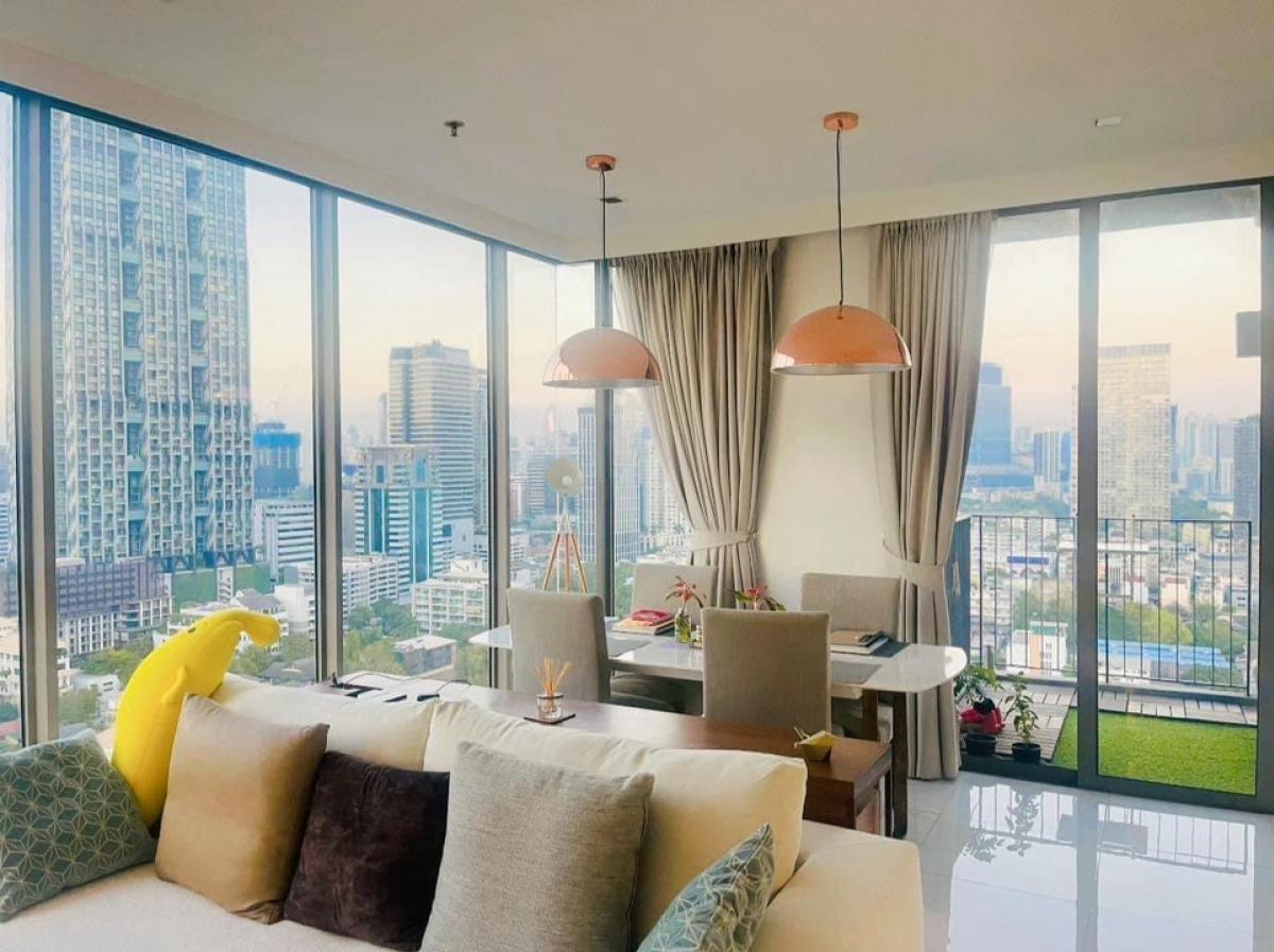 ขายคอนโดสาทร นราธิวาส : 📢👇Good location for investment .
Sell with tenant til March 26
Corner unit , nice decoration, unblocked view , high floor.