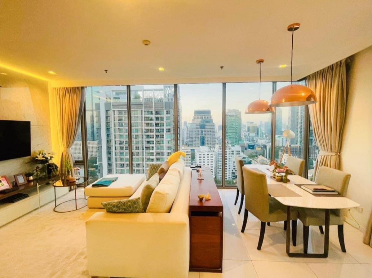 ขายคอนโดสาทร นราธิวาส : 📢👇Good location for investment .
Sell with tenant til March 26
Corner unit , nice decoration, unblocked view , high floor.