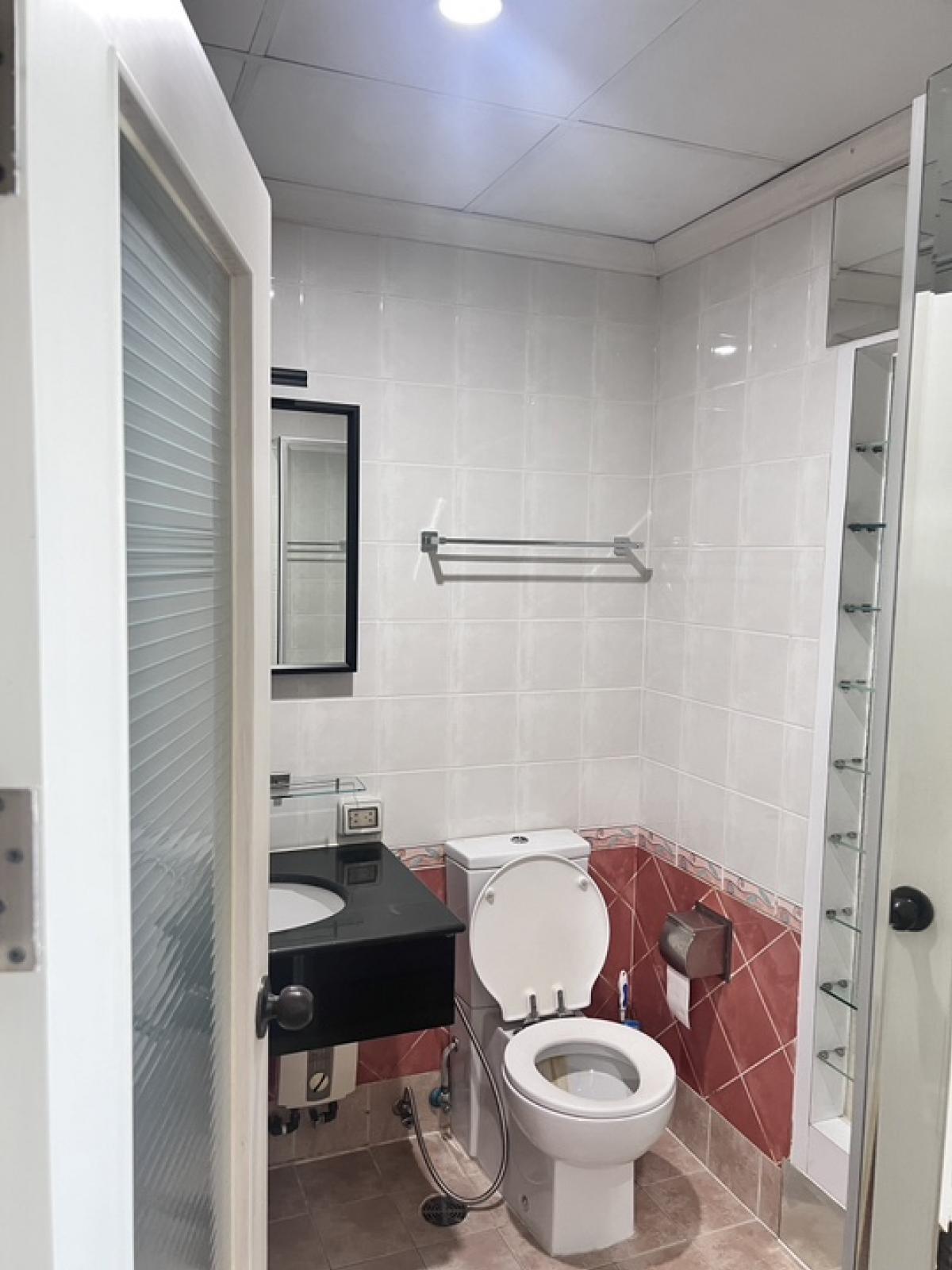 For RentCondoKasetsart, Ratchayothin : For rent: 1 bedroom, 1 bathroom, 60 sq m.