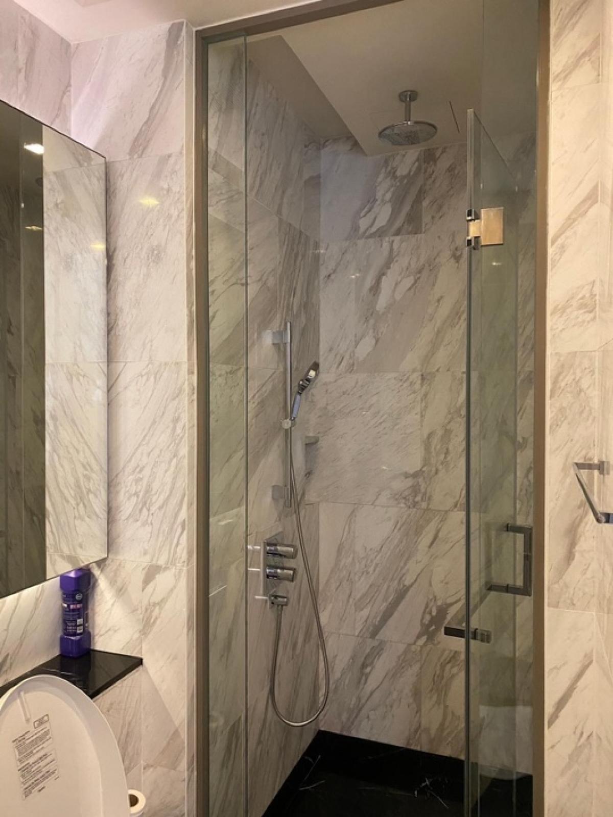 ขายคอนโดสีลม ศาลาแดง บางรัก : 📢👇Sell with tenant til 30 August 2026
 Good deal, good location  area near Lumpini park , One Bangkok , furniture not included