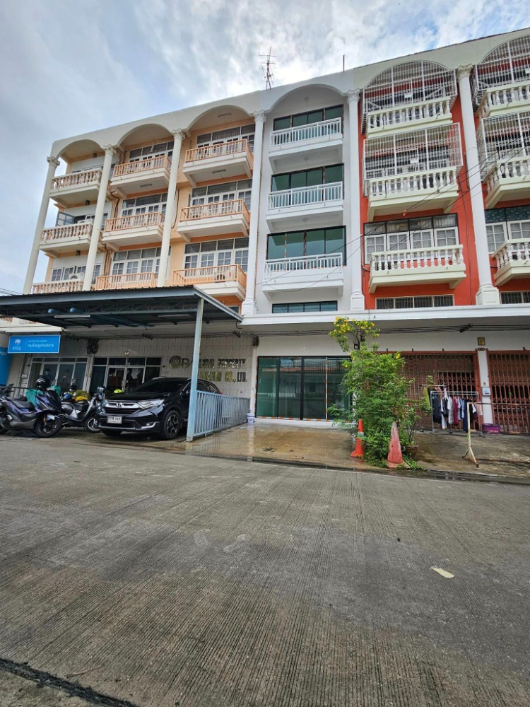 For SaleShop HouseLadprao101, Happy Land, The Mall Bang Kapi : Urgent sale 🎉 Commercial building 4.5 floors, Lat Phrao 106, newly renovated, ready to move in, near the BTS ☎️ 094-429-7915 (Ple)