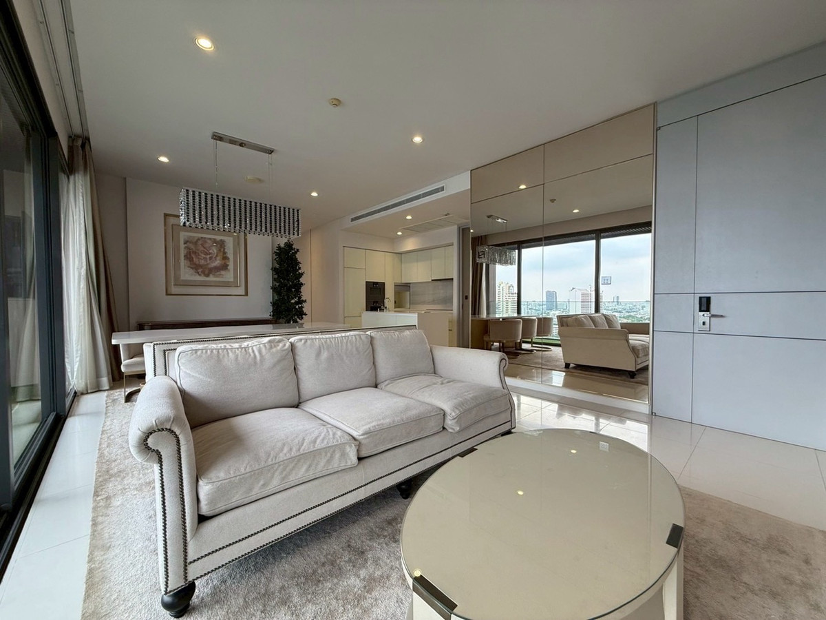 ขายคอนโดสุขุมวิท อโศก ทองหล่อ : Vittorio Sukhumvit39 2B3B High floor 141sqm Call : 0635925888