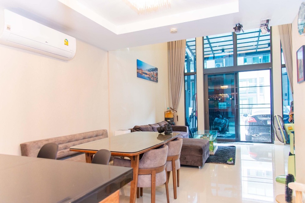 For SaleTownhomePattanakan, Srinakarin : K-4901 Urgent sale! Patio Rama 9 - Phatthanakan (Pattanakarn 32) beautiful house, ready to move in.
