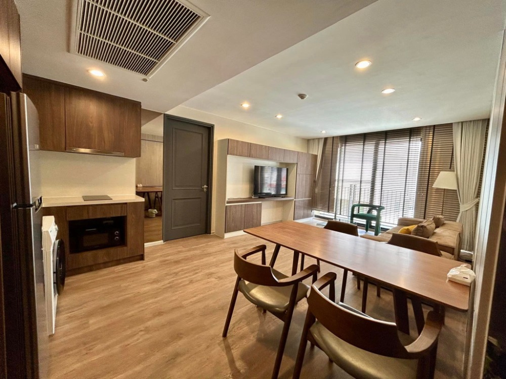 ให้เช่าคอนโดวิทยุ ชิดลม หลังสวน : Noble Above Wireless - Ruamrudee 1 Bed Corner room 46k per month