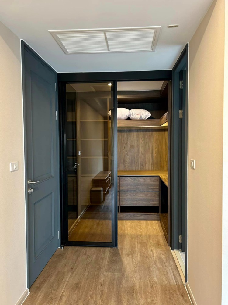 ให้เช่าคอนโดวิทยุ ชิดลม หลังสวน : Noble Above Wireless - Ruamrudee 1 Bed Corner room 46k per month