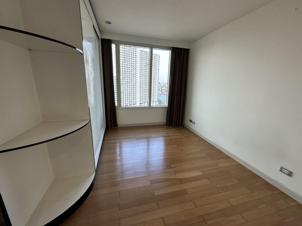 ขายคอนโดวงเวียนใหญ่ เจริญนคร : 📢👇Living by Chaopraya river at Watermark Chaopraya, unblocked view, near Icon Siam