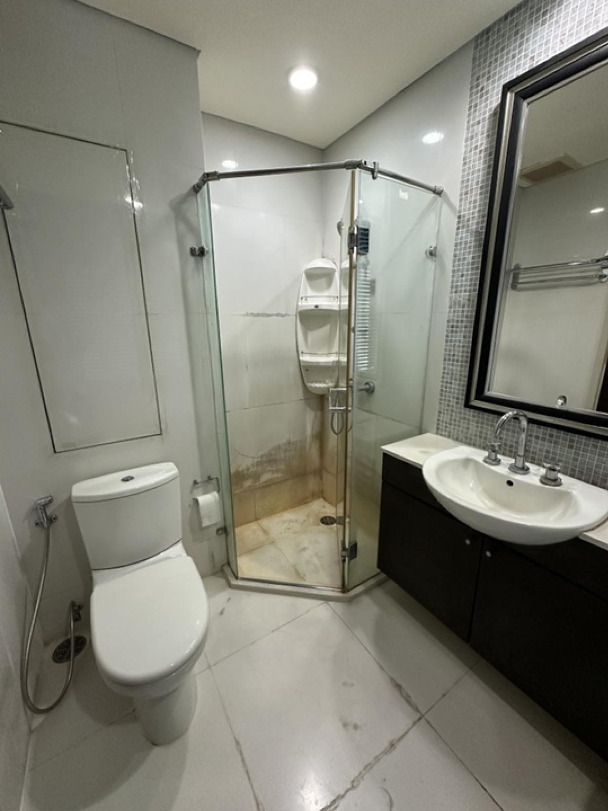 ขายคอนโดวงเวียนใหญ่ เจริญนคร : 📢👇Living by Chaopraya river at Watermark Chaopraya, unblocked view, near Icon Siam