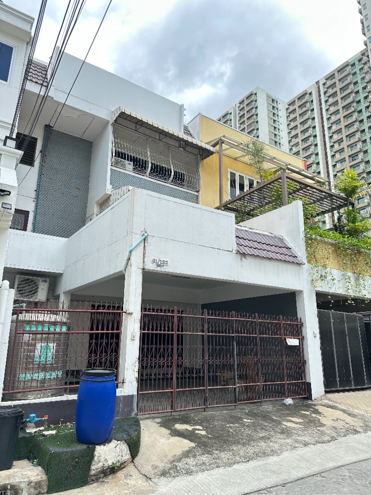 ให้เช่าทาวน์โฮมรัชดา ห้วยขวาง : Townhouse for Rent Huai kwang/ให้เช่าทาวเฮ้าส์ 3 ชั้น พระราม 9 ห้วยขวาง
