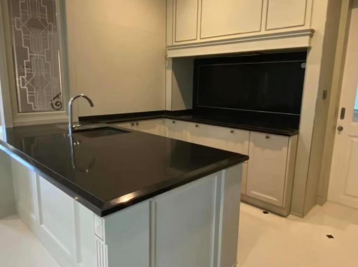 For RentHouseBangna, Bearing, Lasalle : 📢👇Living in good compound where located near Mega Bangna, Suvarnabhumi airport