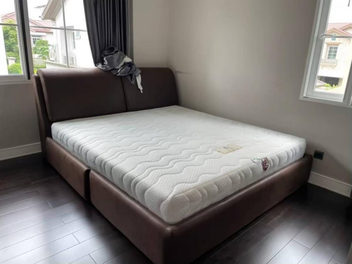 For RentHouseBangna, Bearing, Lasalle : 📢👇Living in good compound where located near Mega Bangna, Suvarnabhumi airport