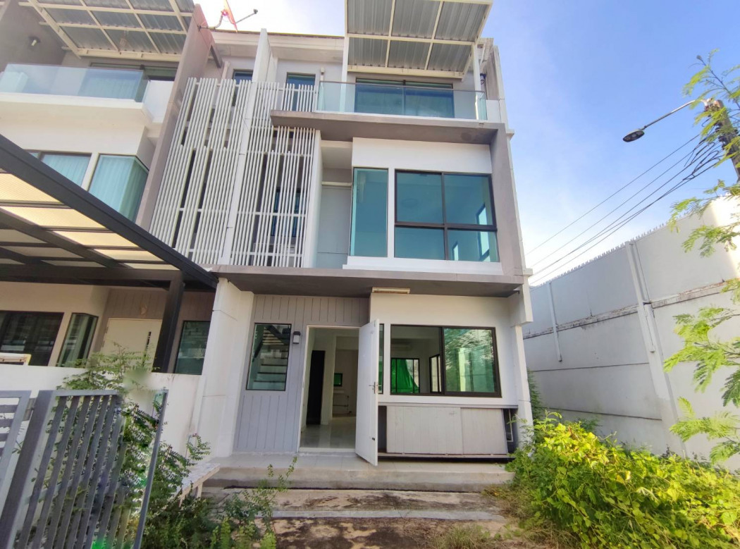 ขายทาวน์โฮมราษฎร์บูรณะ สุขสวัสดิ์ : ขาย ทาวน์โฮม Baan Mai 2 Phutthabucha 150 ตรม 29.1 ตรว หลังมุม ได้เนื้อที่เยอะกว่าปกติ ส่วนตัว