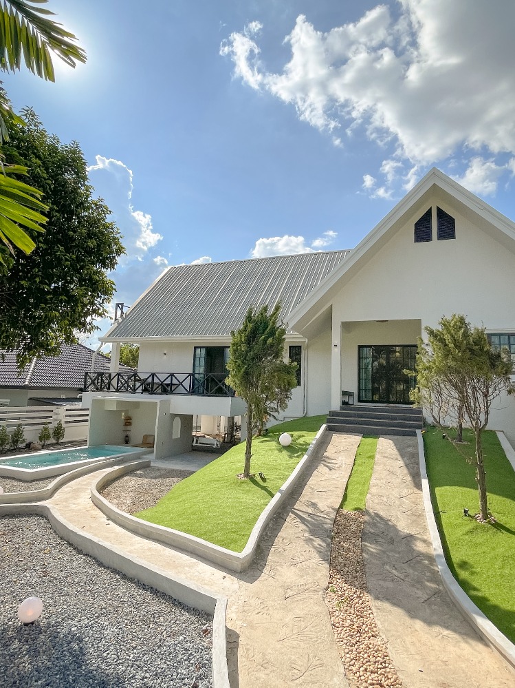 For SaleHouseChiang Mai : Pool villa, single house with swimming pool, San Sai, Chiang Mai, fully furnished, 📸 next to Pa Phai Municipality, 149 sq m.