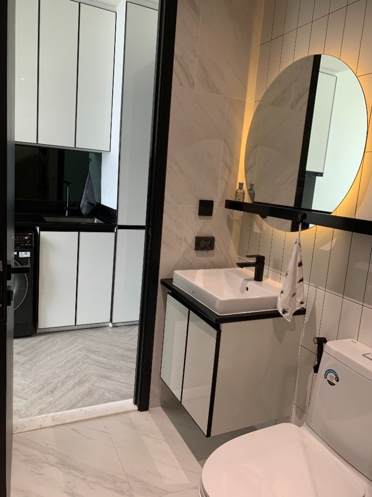 For RentCondoWongwianyai, Charoennakor : For rent 🔺 Chapter Charoennakhon - Riverside 🔺 near BTS Krung Thonburi, complete with furniture and electrical appliances.