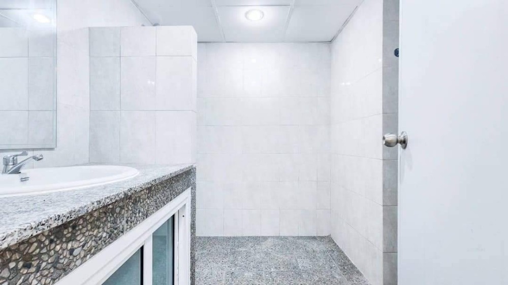 For SaleCondoLadprao, Central Ladprao : SPPP101 Condo for sale, Supapong Place, Lat Phrao 35, 6th floor, city view, 30.5 sq m., 1 bedroom, 1 bathroom, 1.499 million 064-959-8900