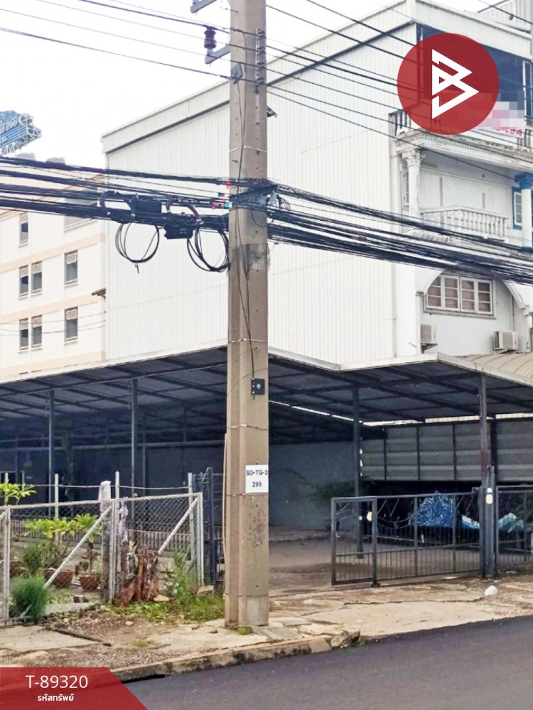 For SaleShop HouseMahachai Samut Sakhon : Commercial building for sale Ekkachai-Mahachai, Samut Sakhon, good location next to the road.