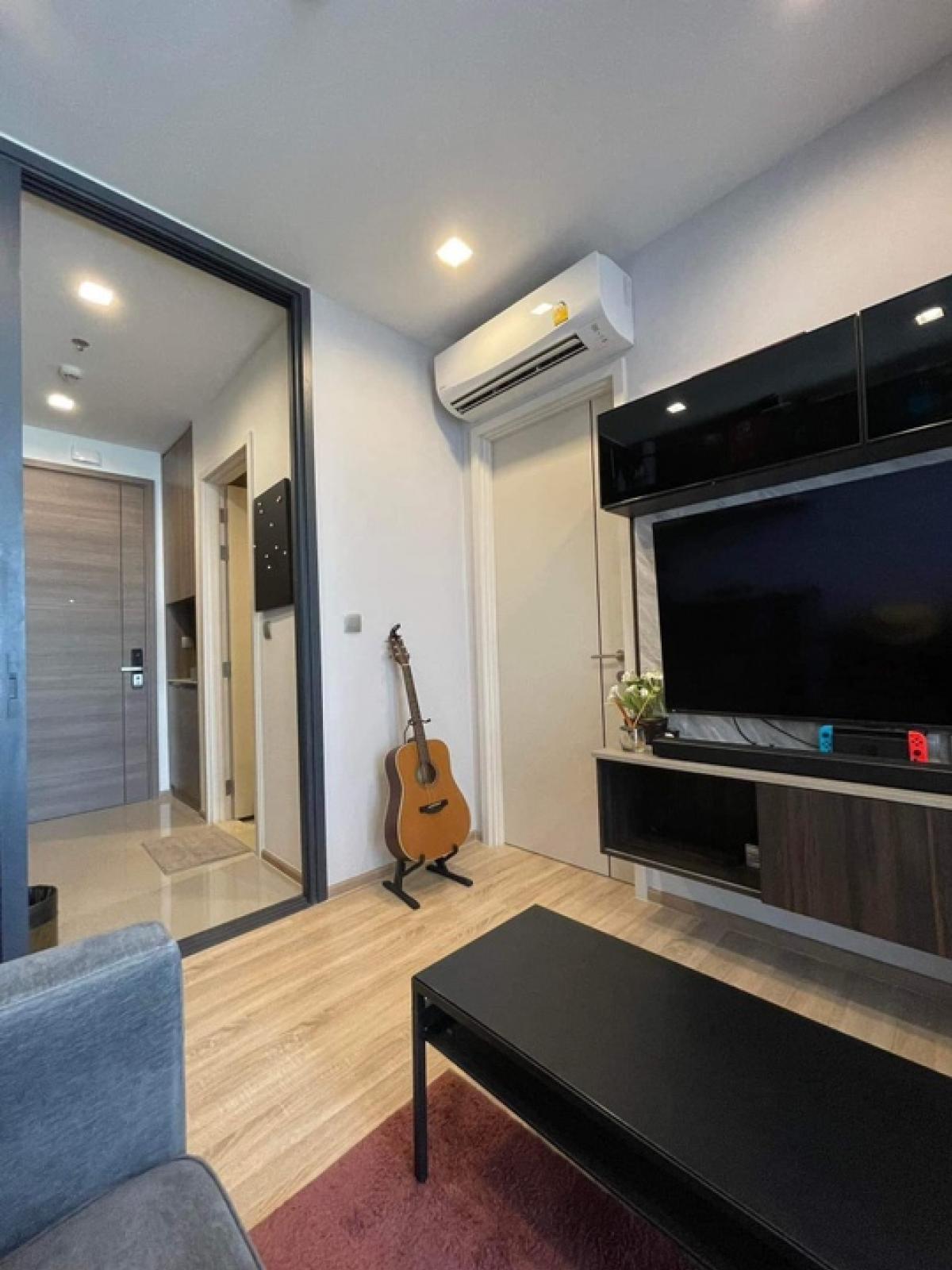 For SaleCondoSapankwai,Jatujak : ❤️❤️ (Urgent sale - loss) Condo The Line Phahonyothin-Pradipat (BTS Saphan Khwai) - 1 bedroom, 34 sq m. Price only 4.89 million. Interested, line tel 0859114585 ❤️❤️❤️Condo near BTS Saphan Khwai with Street Food 200 meters long in front of the condo, the 