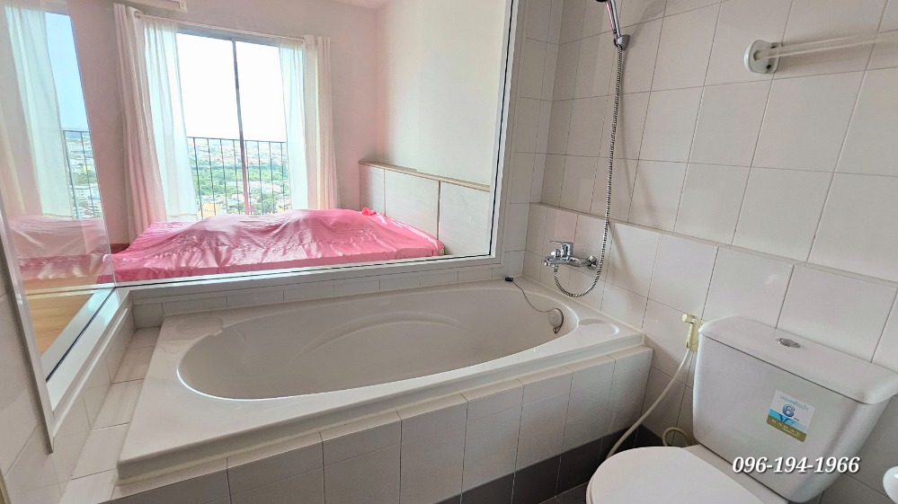 ให้เช่าคอนโดราษฎร์บูรณะ สุขสวัสดิ์ : ห้องมุม วิวแม่น้ำสวยสับ! พร้อมอ่างอาบน้ำ และส่วนกลางอลังการ 3 ไร่ 🏊‍♂️