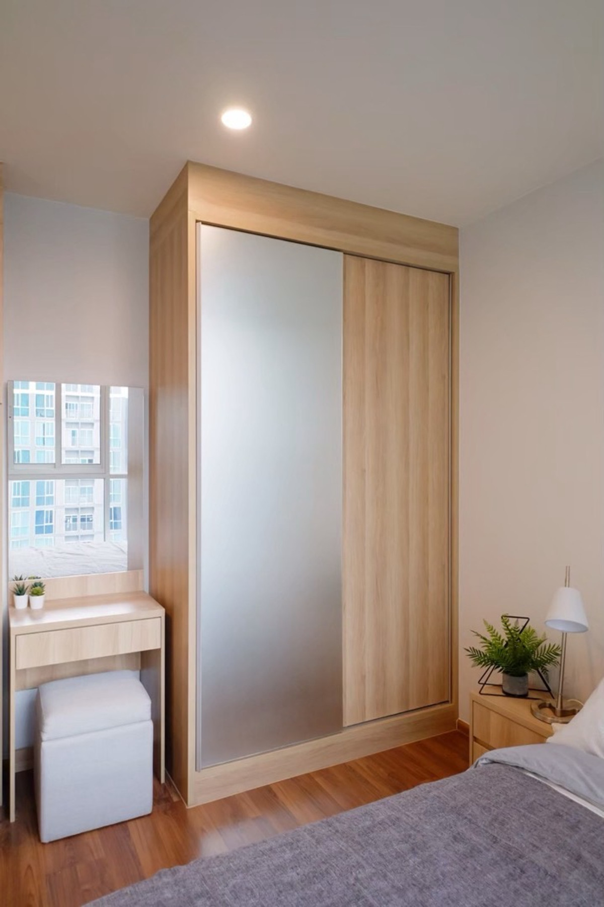 ขายคอนโดรัชดา ห้วยขวาง : ขายคอนโด  โนเบิล รีวอลฟ์ รัชดา 2 MRT-ศูนย์วัฒนธรรมแห่งประเทศไทย ห้วยขวาง เขต ห้วยขวาง กรุงเทพ CX-142742