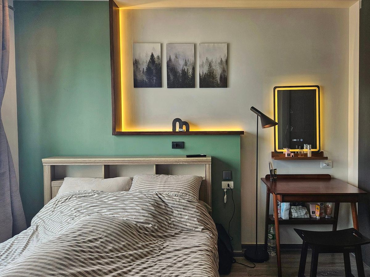 For RentCondoSiam Paragon ,Chulalongkorn,Samyan : Ideo Chula - Samyan【𝐑𝐄𝐍𝐓】🔥Classic style room, wooden furniture, very cool! Completely used, near MRT Sam Yan.🔥 Contact Line ID: @hacondo