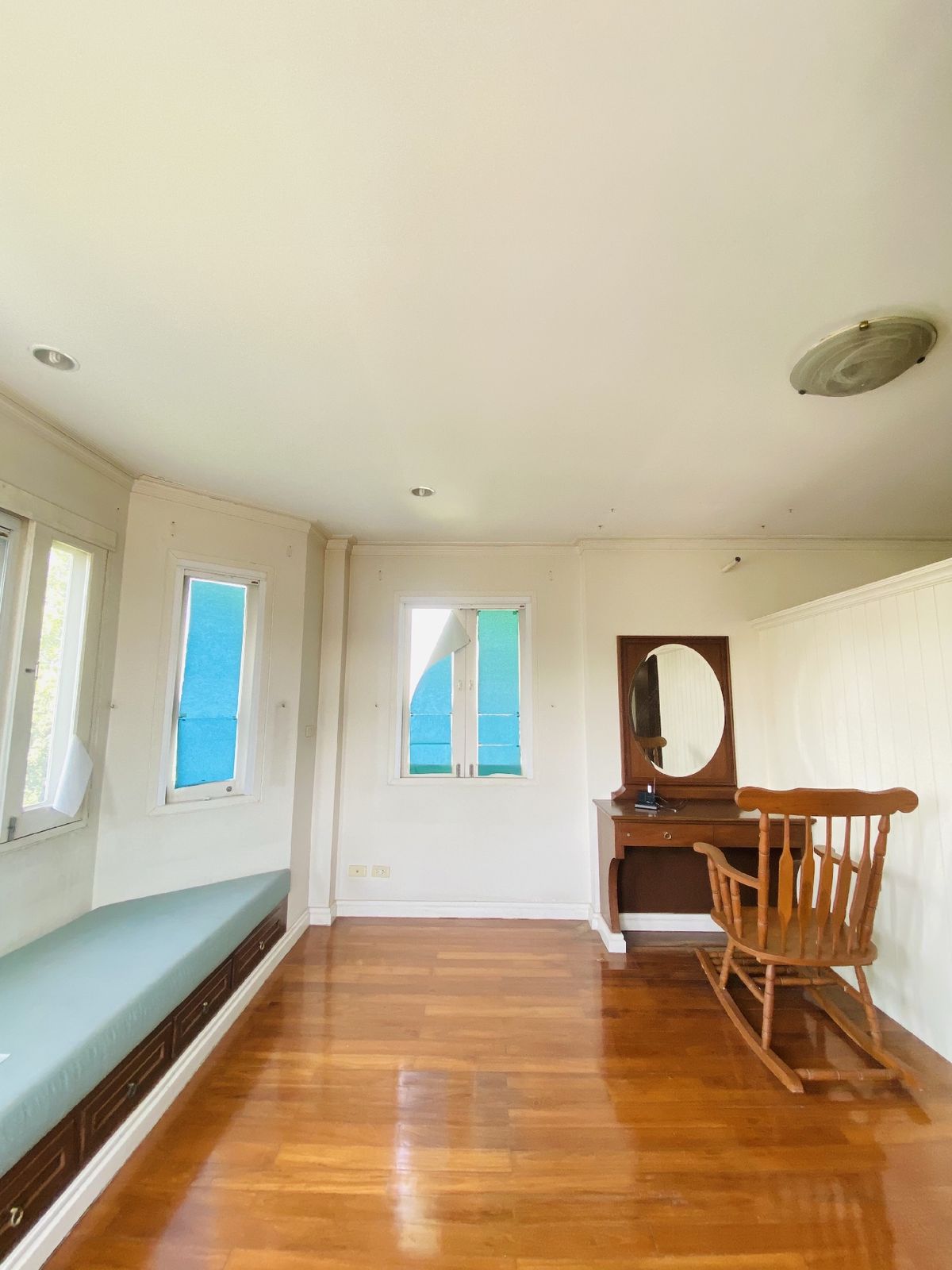 ขายที่ดินปทุมธานี รังสิต ธรรมศาสตร์ : เมืองเอก โครงการ5 ขายเท่าราคาประเมิน 12.9 ล้านบาท ขายที่ดินหมู่บ้านเมืองเอก โครงการ5 แถมบ้านเดี่ยว 2 ชั้น หลังใหญ่ให้ 1 หลัง