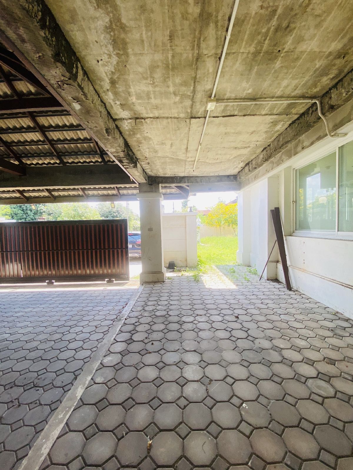 ขายที่ดินปทุมธานี รังสิต ธรรมศาสตร์ : เมืองเอก โครงการ5 ขายเท่าราคาประเมิน 12.9 ล้านบาท ขายที่ดินหมู่บ้านเมืองเอก โครงการ5 แถมบ้านเดี่ยว 2 ชั้น หลังใหญ่ให้ 1 หลัง