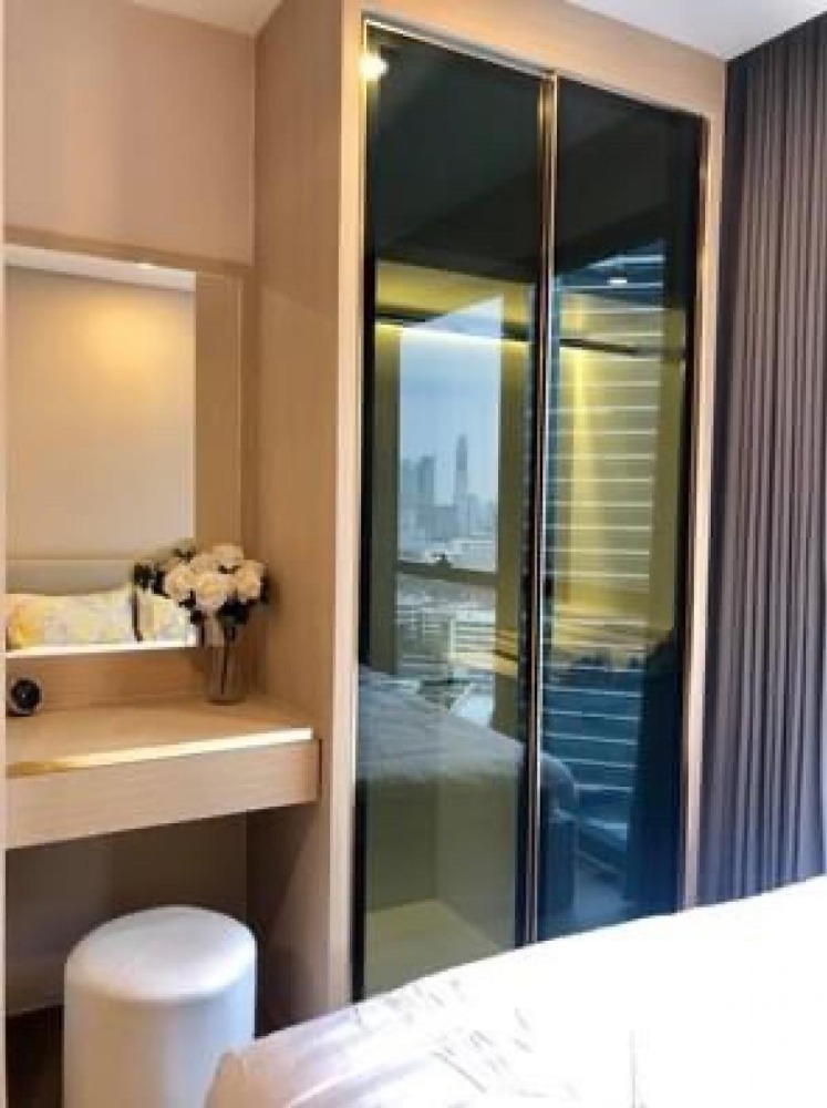 For RentCondoSiam Paragon ,Chulalongkorn,Samyan : Ashton Chula - Silom【𝐑𝐄𝐍𝐓】🔥Luxury condo, beautiful room, luxurious, airy, livable, fully furnished. 🔥 Contact Line ID: @hacondo