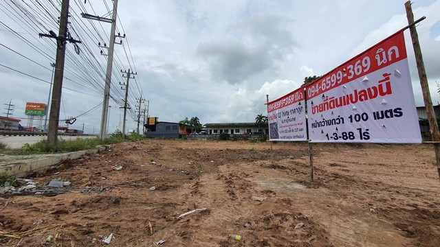 For SaleLandSriracha Laem Chabang Ban Bueng : Land for sale on main road 331, Bowin, Sriracha, Chonburi, 1:3:88 rai, land frontage on main road approximately 108 meters, suitable for a showroom for selling products, good location, opposite King Hardware, near Phyathai Hospital.