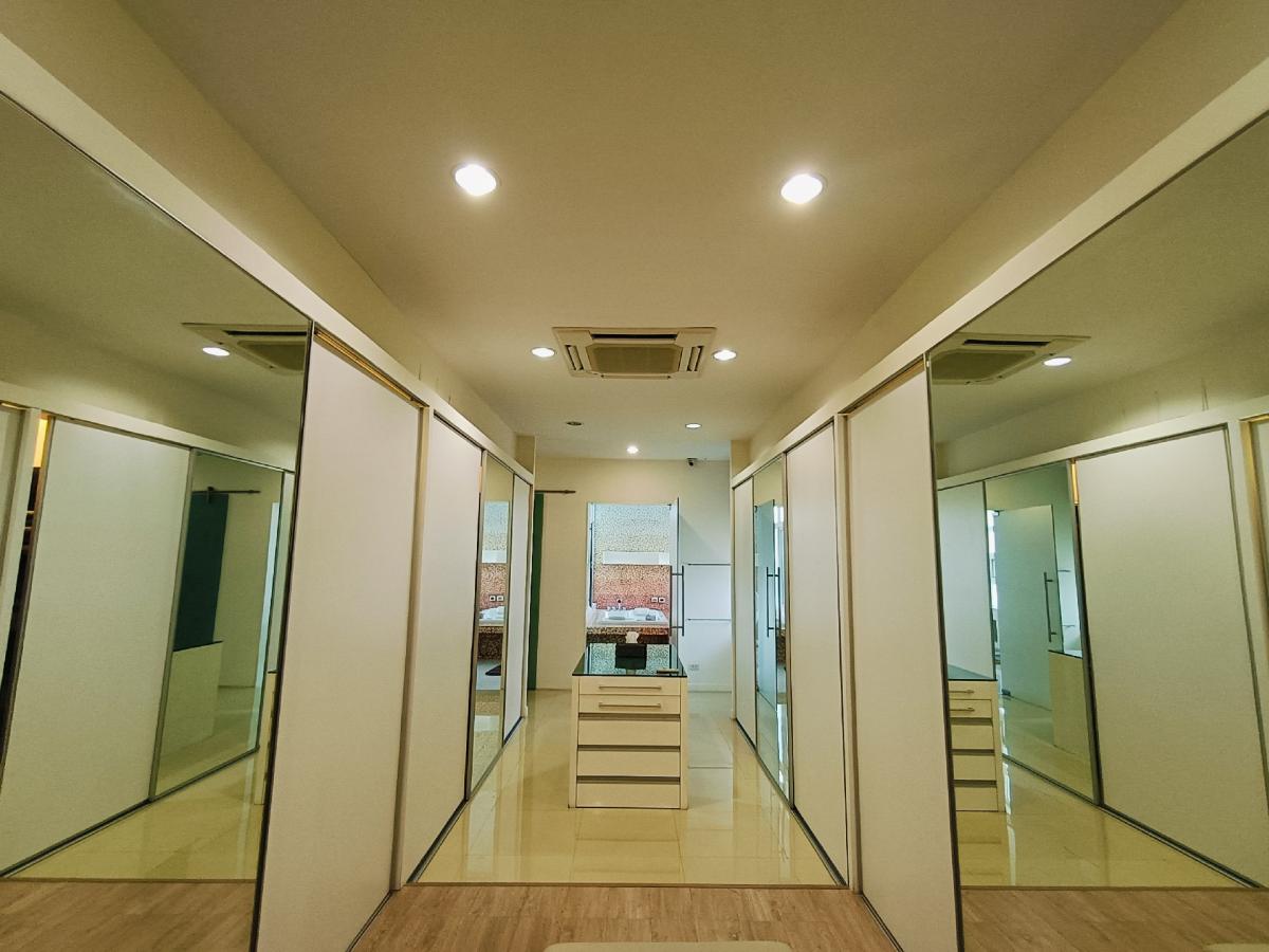 For SaleHouseYothinpattana,CDC : For Sale 95 M House for sale, Mai Lap house for sale, 2 large buildings on an area of ​​669 sq m, usable area 2,256 sq m, Soi Mai Lap (Ram Intra 14, Intersection 20)