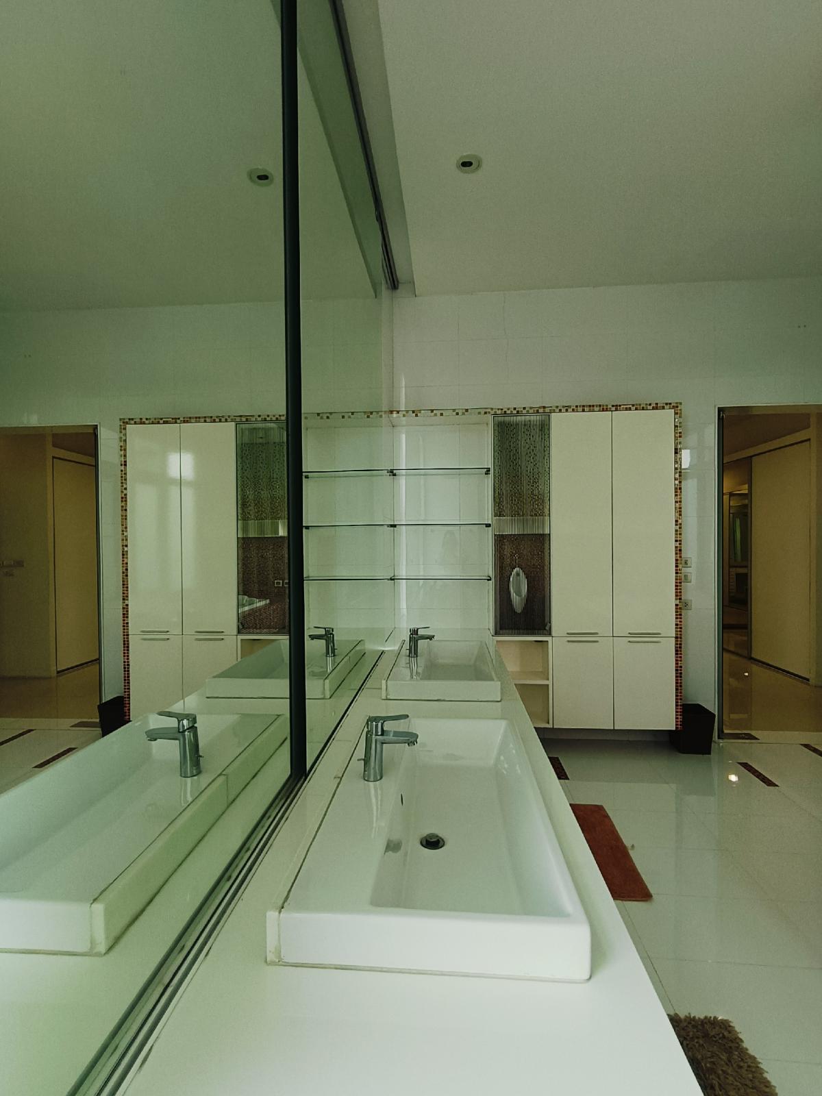 For SaleHouseYothinpattana,CDC : For Sale 95 M House for sale, Mai Lap house for sale, 2 large buildings on an area of ​​669 sq m, usable area 2,256 sq m, Soi Mai Lap (Ram Intra 14, Intersection 20)