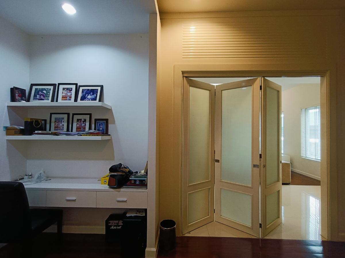 For SaleHouseYothinpattana,CDC : For Sale 95 M House for sale, Mai Lap house for sale, 2 large buildings on an area of ​​669 sq m, usable area 2,256 sq m, Soi Mai Lap (Ram Intra 14, Intersection 20)