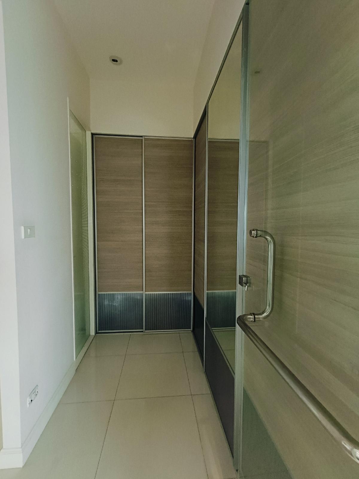 For SaleHouseYothinpattana,CDC : For Sale 95 M House for sale, Mai Lap house for sale, 2 large buildings on an area of ​​669 sq m, usable area 2,256 sq m, Soi Mai Lap (Ram Intra 14, Intersection 20)