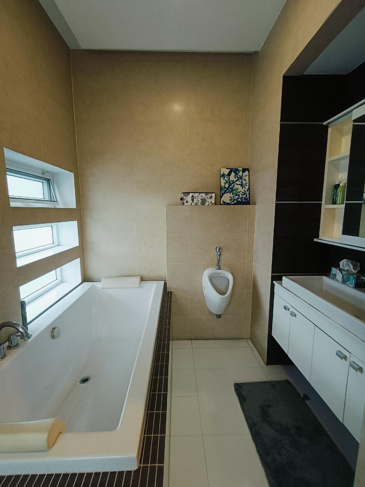 For SaleHouseYothinpattana,CDC : For Sale 95 M House for sale, Mai Lap house for sale, 2 large buildings on an area of ​​669 sq m, usable area 2,256 sq m, Soi Mai Lap (Ram Intra 14, Intersection 20)