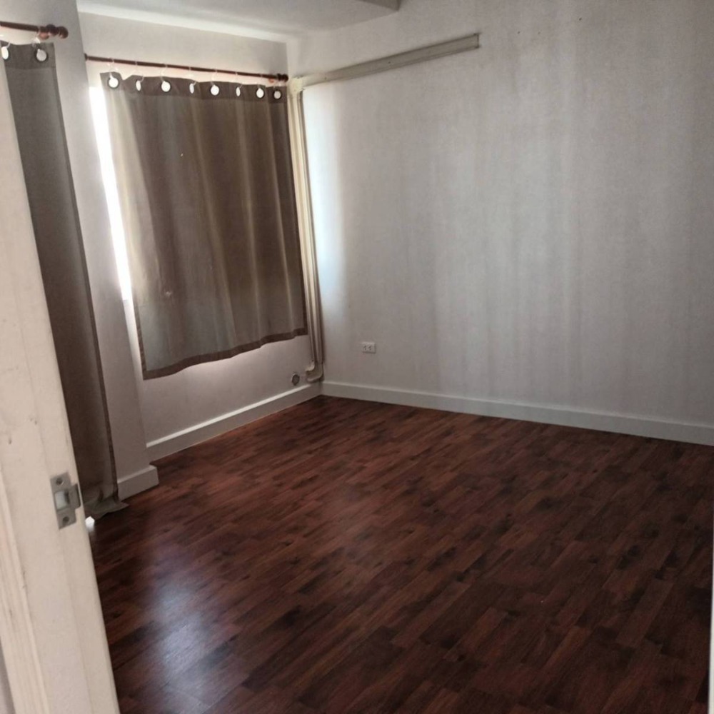 For RentTownhomePinklao, Charansanitwong : 3-story townhome for rent, near MRT Tha Phra, Chuan Chuen Village, Charan 3