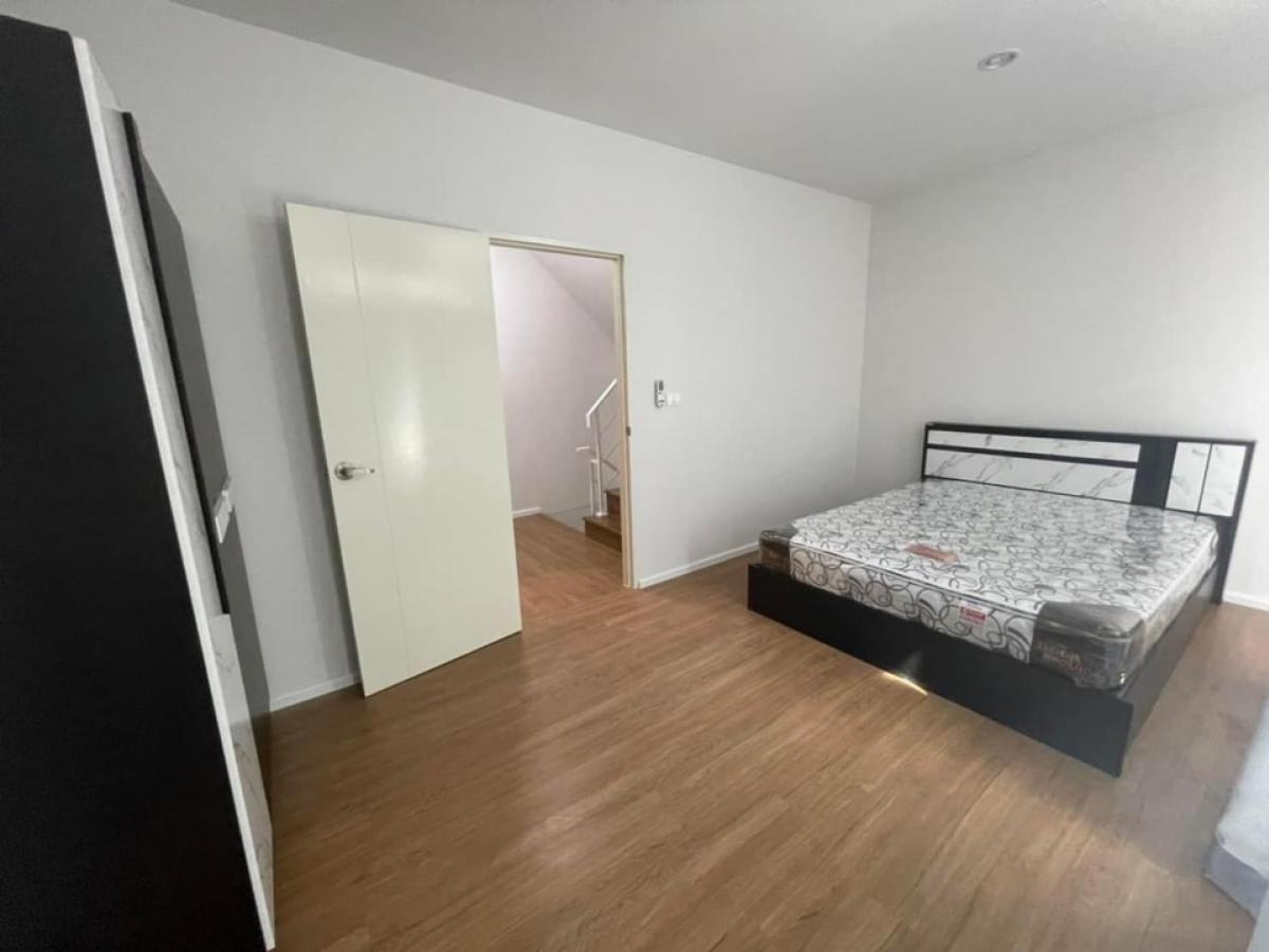 For SaleTownhomeRama5, Ratchapruek, Bangkruai : 📢👇3-storey townhome, good price, garden view, common area, open front of the house, not attached to anyone, convenient travel, many routes, near schools, hospitals, many shopping malls