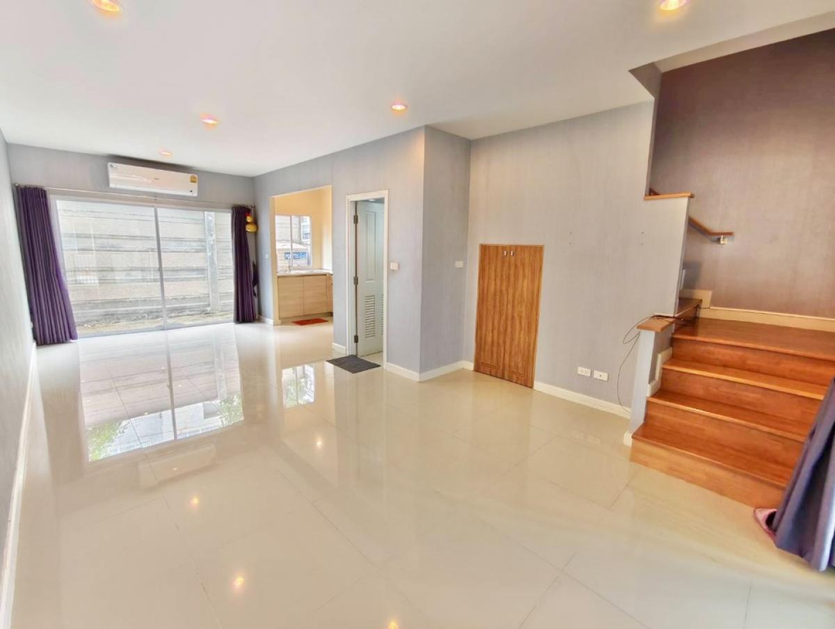 For RentTownhomeChaengwatana, Muangthong : Townhome for rent, can be used as an office, THE PLANT CITI Chaengwattana-Muang Thong, very good location, convenient transportation, next to 2 expressways, one house for business and living, 3 bedrooms, 3 bathrooms, 20 sq.wa. FOR RENT! HomeOffice 3 bedro