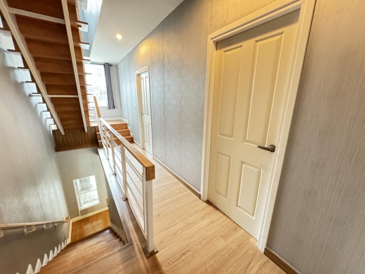 For RentTownhomeChaengwatana, Muangthong : Townhome for rent, can be used as an office, THE PLANT CITI Chaengwattana-Muang Thong, very good location, convenient transportation, next to 2 expressways, one house for business and living, 3 bedrooms, 3 bathrooms, 20 sq.wa. FOR RENT! HomeOffice 3 bedro