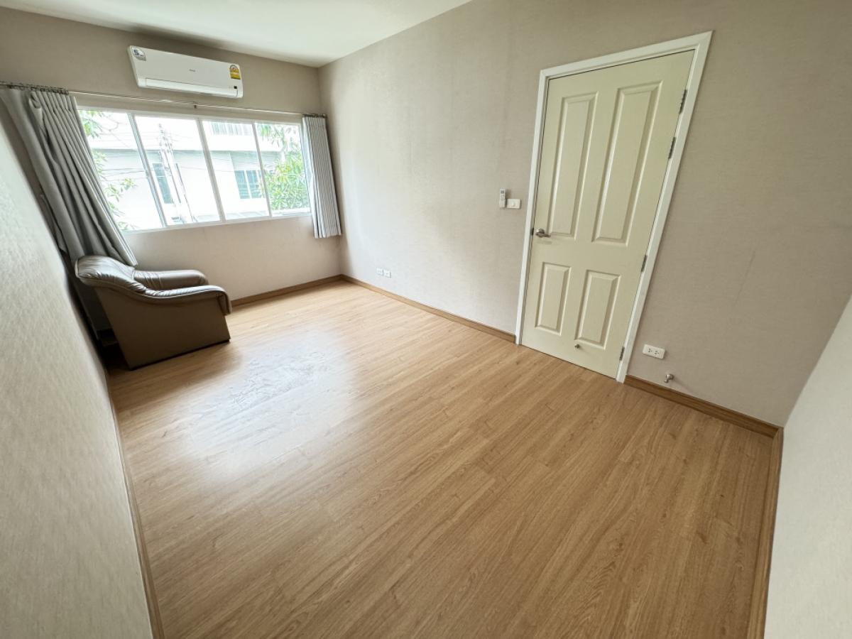 For RentTownhomeChaengwatana, Muangthong : Townhome for rent, can be used as an office, THE PLANT CITI Chaengwattana-Muang Thong, very good location, convenient transportation, next to 2 expressways, one house for business and living, 3 bedrooms, 3 bathrooms, 20 sq.wa. FOR RENT! HomeOffice 3 bedro