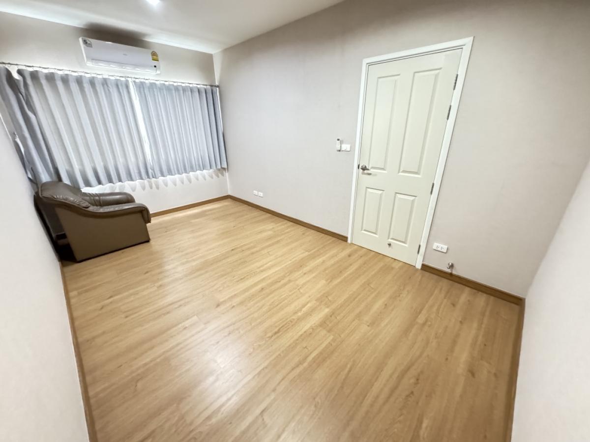 For RentTownhomeChaengwatana, Muangthong : Townhome for rent, can be used as an office, THE PLANT CITI Chaengwattana-Muang Thong, very good location, convenient transportation, next to 2 expressways, one house for business and living, 3 bedrooms, 3 bathrooms, 20 sq.wa. FOR RENT! HomeOffice 3 bedro