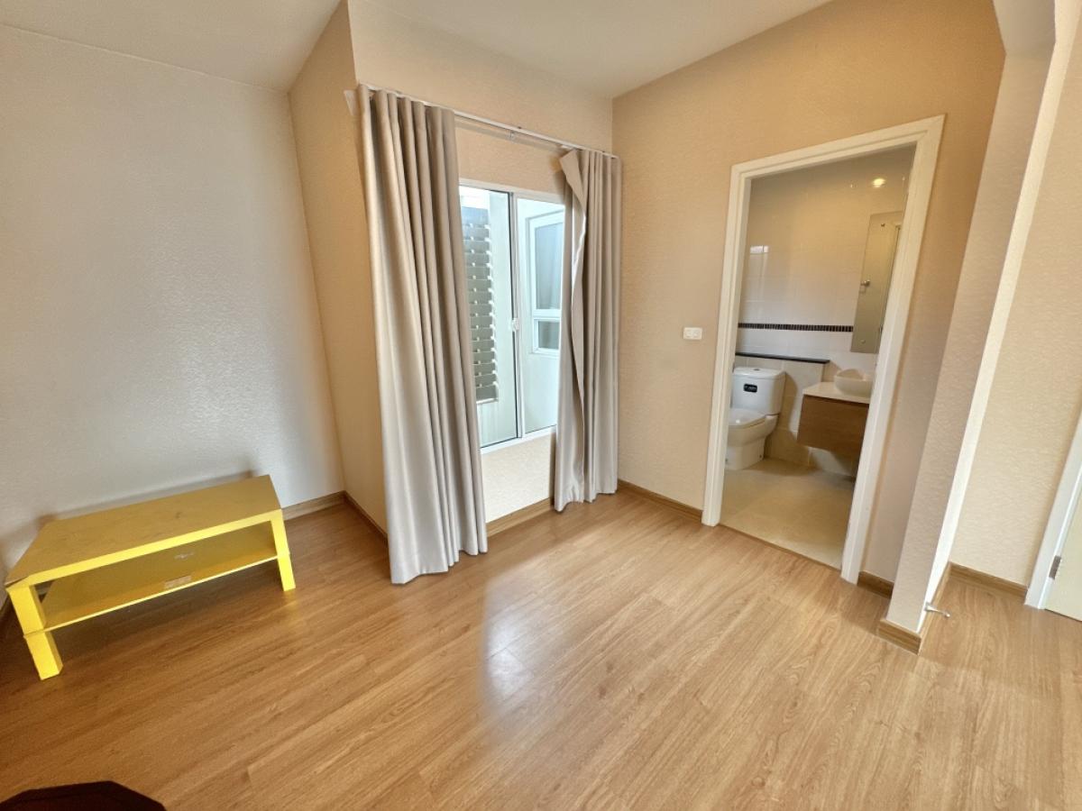 For RentTownhomeChaengwatana, Muangthong : Townhome for rent, can be used as an office, THE PLANT CITI Chaengwattana-Muang Thong, very good location, convenient transportation, next to 2 expressways, one house for business and living, 3 bedrooms, 3 bathrooms, 20 sq.wa. FOR RENT! HomeOffice 3 bedro