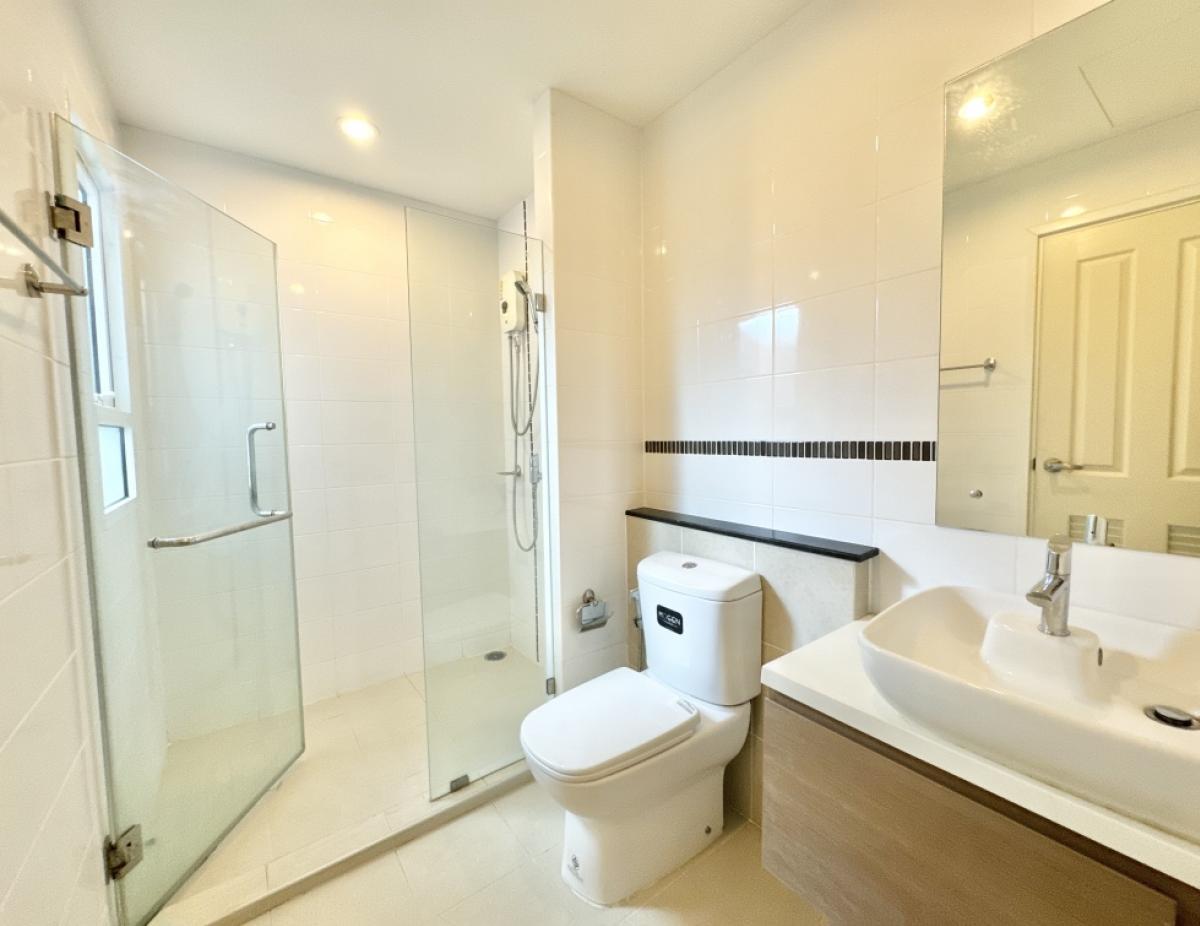 For RentTownhomeChaengwatana, Muangthong : Townhome for rent, can be used as an office, THE PLANT CITI Chaengwattana-Muang Thong, very good location, convenient transportation, next to 2 expressways, one house for business and living, 3 bedrooms, 3 bathrooms, 20 sq.wa. FOR RENT! HomeOffice 3 bedro