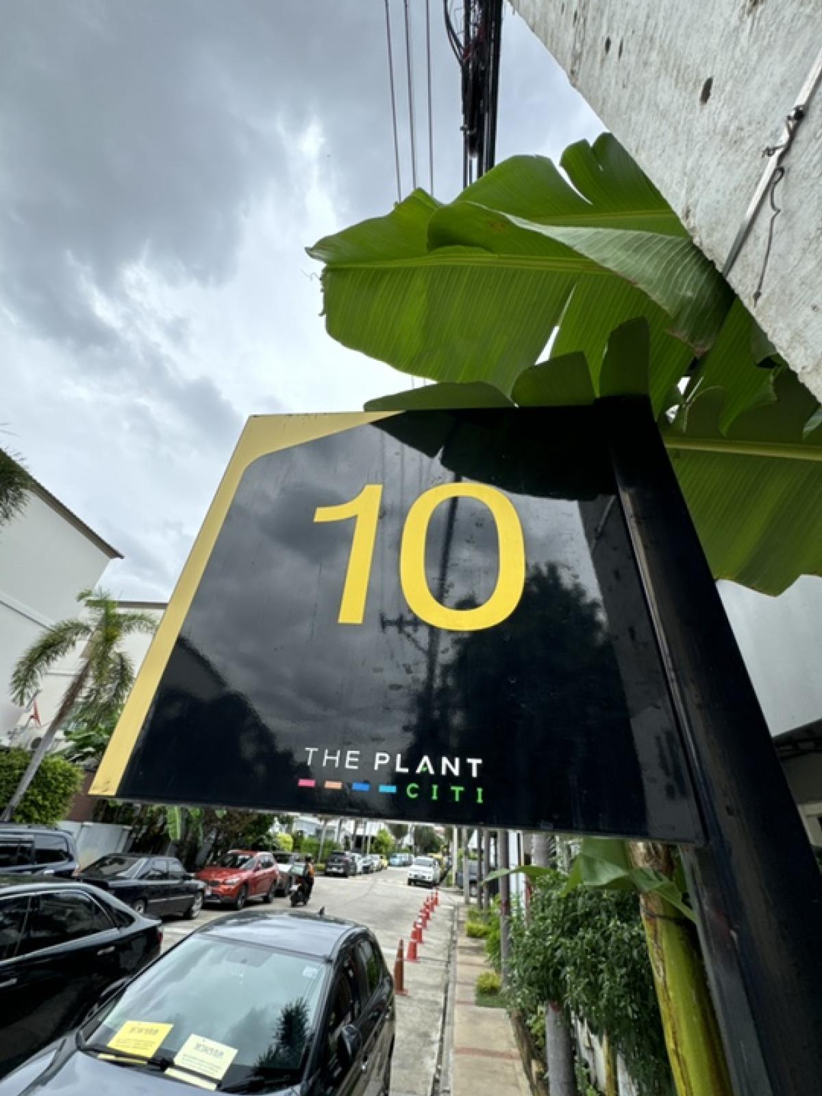 For RentTownhomeChaengwatana, Muangthong : Townhome for rent, can be used as an office, THE PLANT CITI Chaengwattana-Muang Thong, very good location, convenient transportation, next to 2 expressways, one house for business and living, 3 bedrooms, 3 bathrooms, 20 sq.wa. FOR RENT! HomeOffice 3 bedro