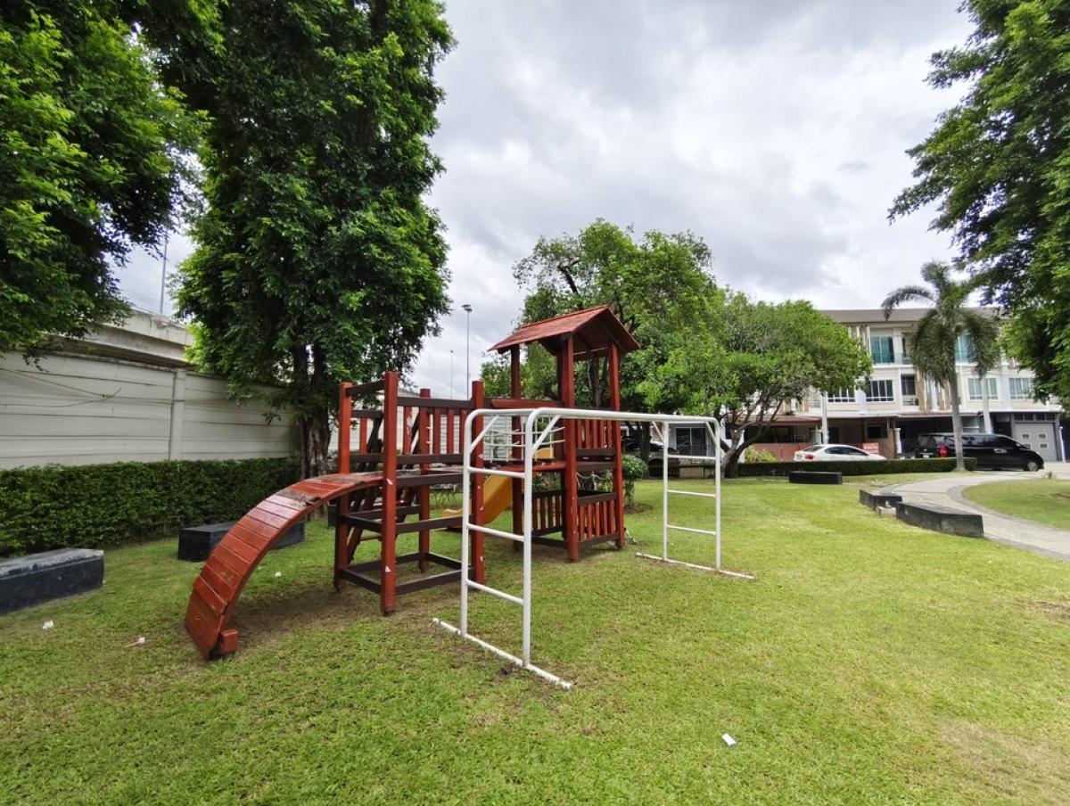 For RentTownhomeChaengwatana, Muangthong : Townhome for rent, can be used as an office, THE PLANT CITI Chaengwattana-Muang Thong, very good location, convenient transportation, next to 2 expressways, one house for business and living, 3 bedrooms, 3 bathrooms, 20 sq.wa. FOR RENT! HomeOffice 3 bedro