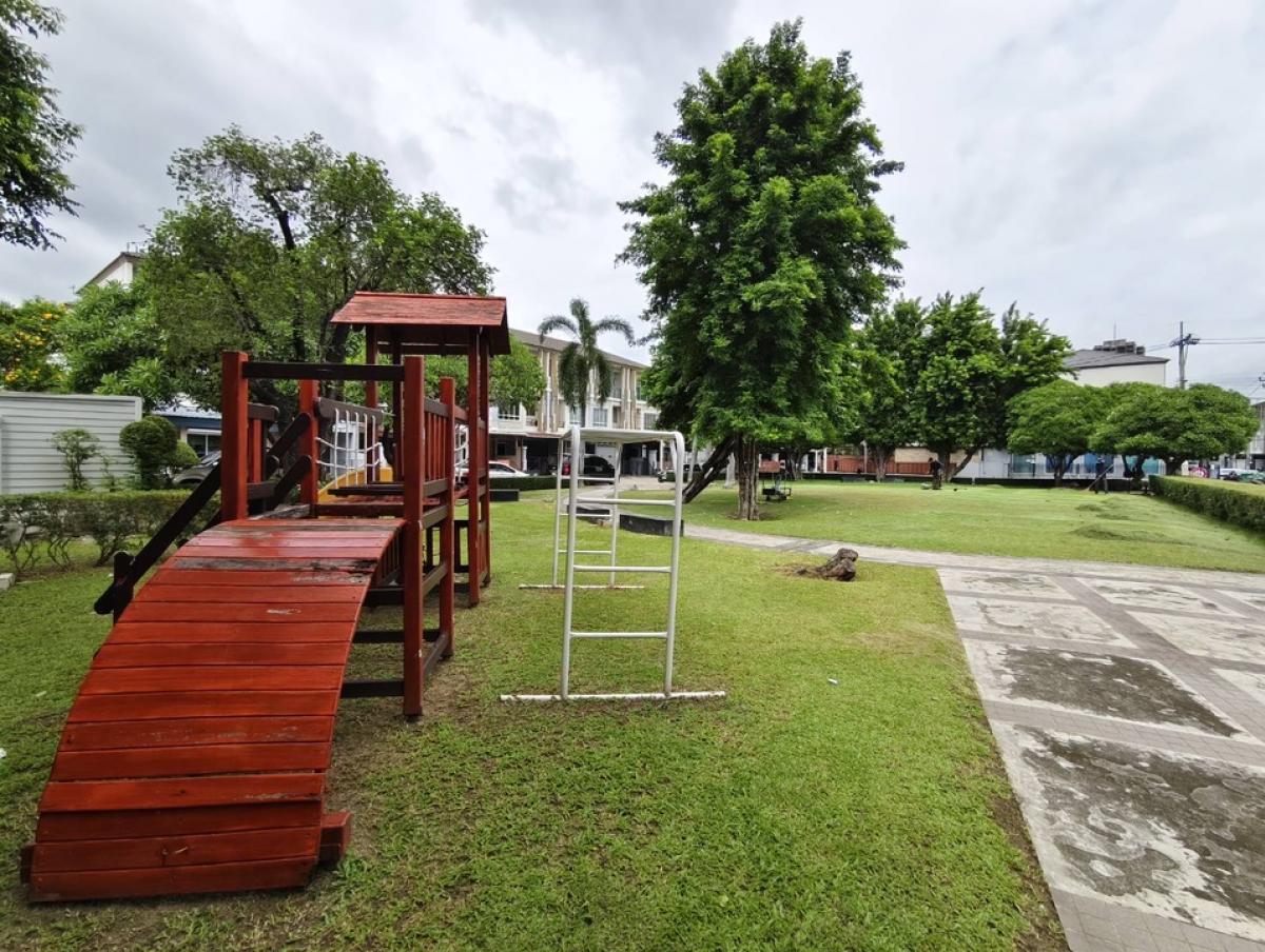 For RentTownhomeChaengwatana, Muangthong : Townhome for rent, can be used as an office, THE PLANT CITI Chaengwattana-Muang Thong, very good location, convenient transportation, next to 2 expressways, one house for business and living, 3 bedrooms, 3 bathrooms, 20 sq.wa. FOR RENT! HomeOffice 3 bedro