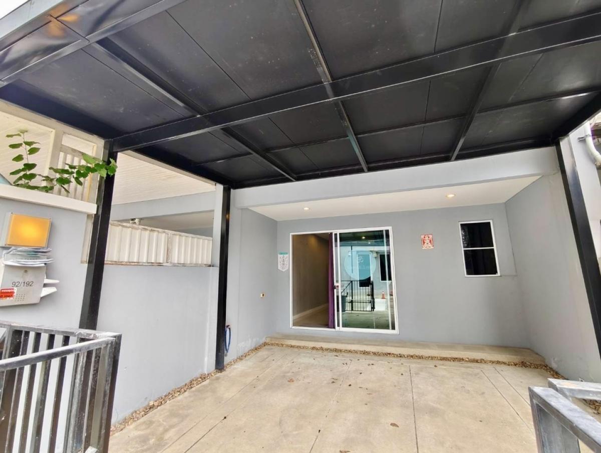 For RentTownhomeChaengwatana, Muangthong : Townhome for rent, can be used as an office, THE PLANT CITI Chaengwattana-Muang Thong, very good location, convenient transportation, next to 2 expressways, one house for business and living, 3 bedrooms, 3 bathrooms, 20 sq.wa. FOR RENT! HomeOffice 3 bedro