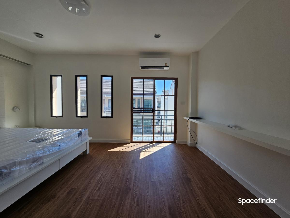 ขายทาวน์โฮมรามคำแหง หัวหมาก : ขายบ้านทำเล พระราม 9 ใกล้ The Nineขนาด 20 ตร.วา หน้ากว้าง 5 เมตร แบบ 3 ห้องนอน 3 ห้องน้ำ Renovate แล้ว บ้านหัวมุมเจ้าของขายเอง ราคา 8.9 ล้านรบกวนติดต่อ 0610474444