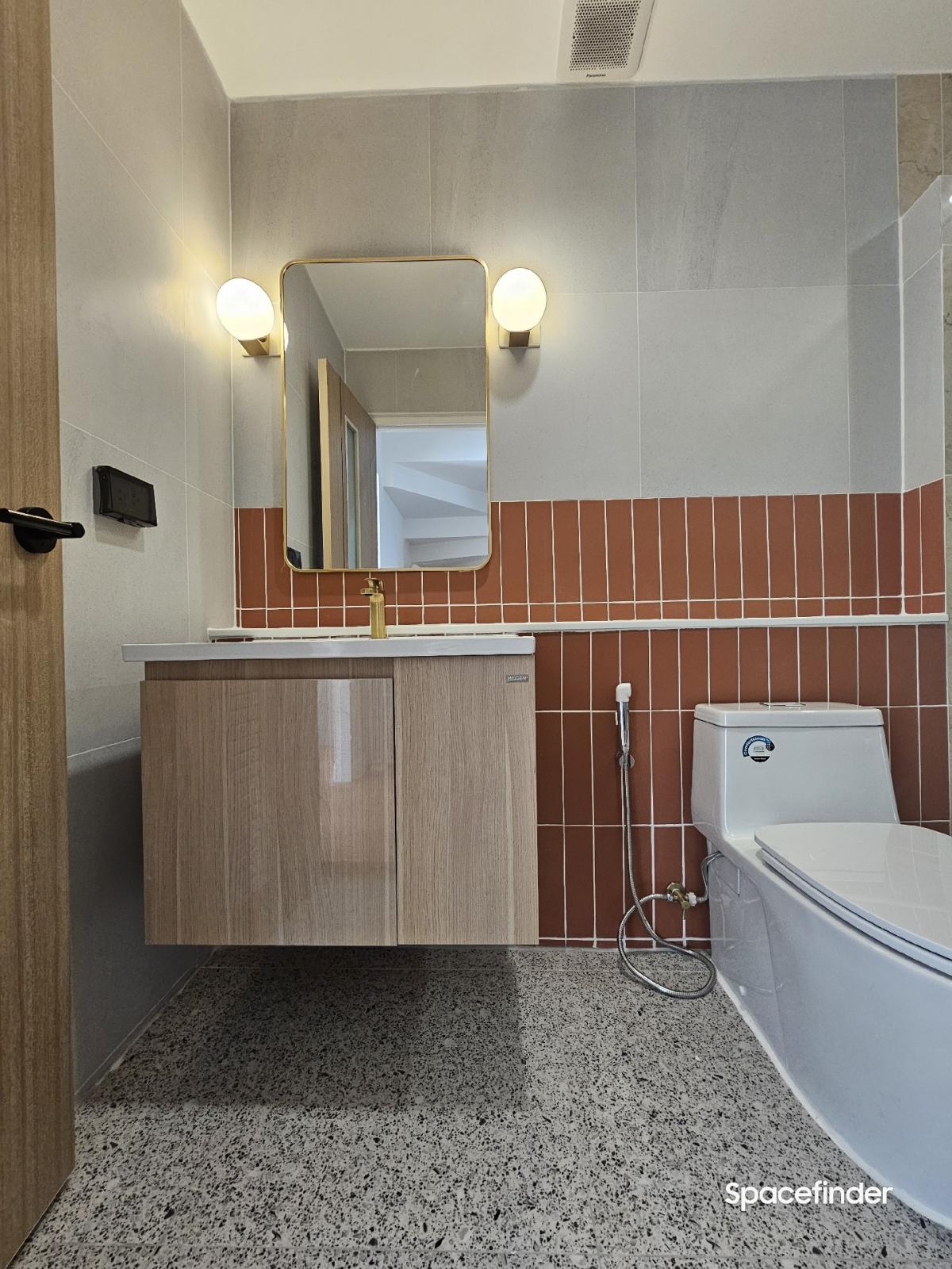 ขายทาวน์โฮมรามคำแหง หัวหมาก : ขายบ้านทำเล พระราม 9 ใกล้ The Nineขนาด 20 ตร.วา หน้ากว้าง 5 เมตร แบบ 3 ห้องนอน 3 ห้องน้ำ Renovate แล้ว บ้านหัวมุมเจ้าของขายเอง ราคา 8.9 ล้านรบกวนติดต่อ 0610474444