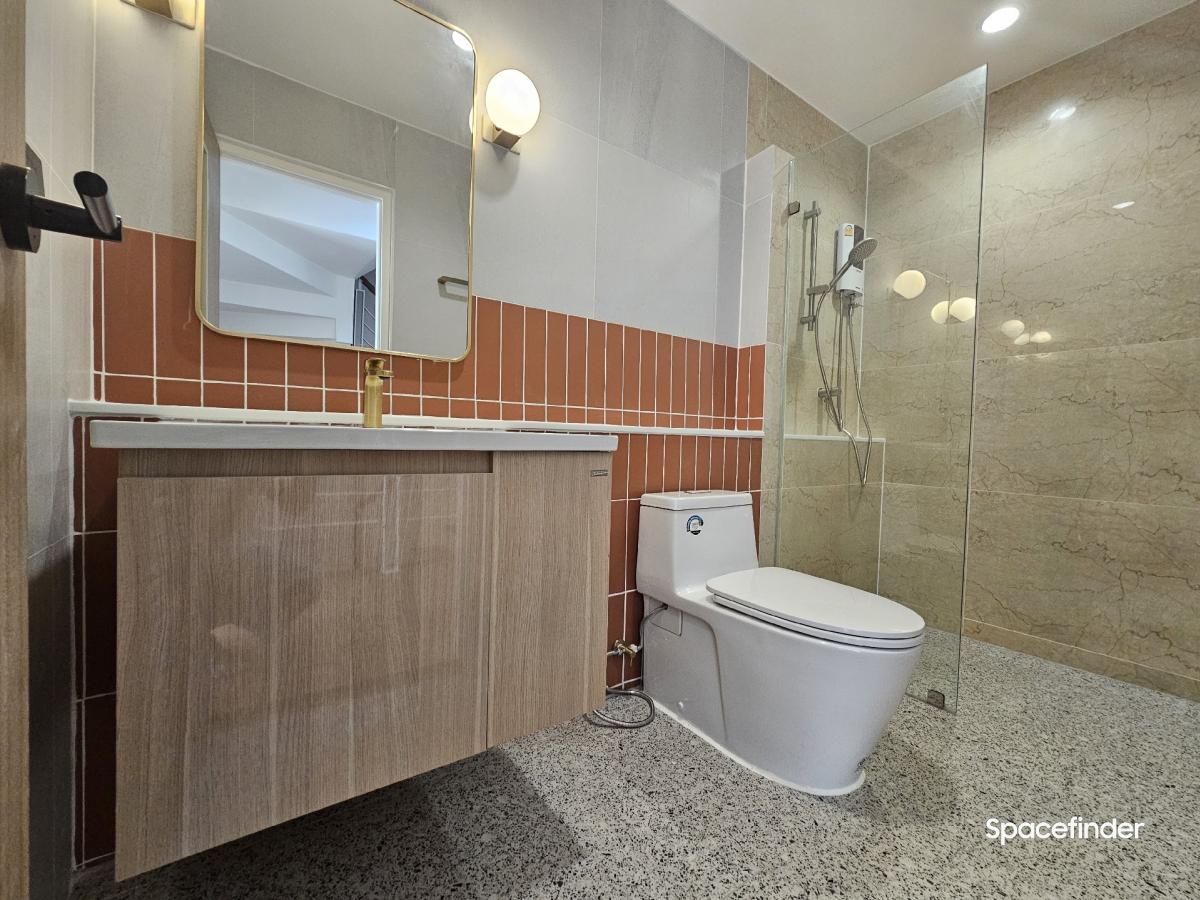 ขายทาวน์โฮมรามคำแหง หัวหมาก : ขายบ้านทำเล พระราม 9 ใกล้ The Nineขนาด 20 ตร.วา หน้ากว้าง 5 เมตร แบบ 3 ห้องนอน 3 ห้องน้ำ Renovate แล้ว บ้านหัวมุมเจ้าของขายเอง ราคา 8.9 ล้านรบกวนติดต่อ 0610474444