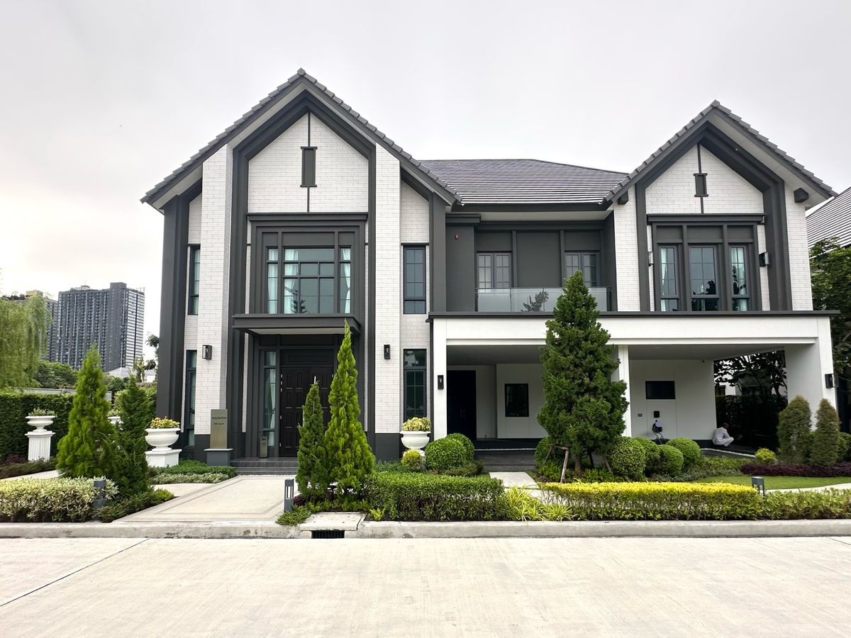 ขายบ้านบางนา แบริ่ง ลาซาล : บ้านเดี่ยวไซส์ใหญ่ ทิศเหนือ 5 ห้องนอน 6 ห้องน้ำ ห้องนั่งเล่น I Double Volume สูง 6.7 เมตร I สไตล์ English Modern Classic I ใกล้ Mega Bangna I The City Bangna 2 (เดอะ ซิตี้ บางนา 2)